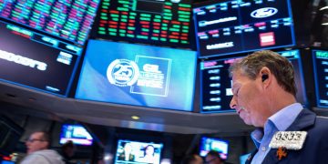 可口可樂逆勢收紅 美股年末量縮、防禦型消費股吸金