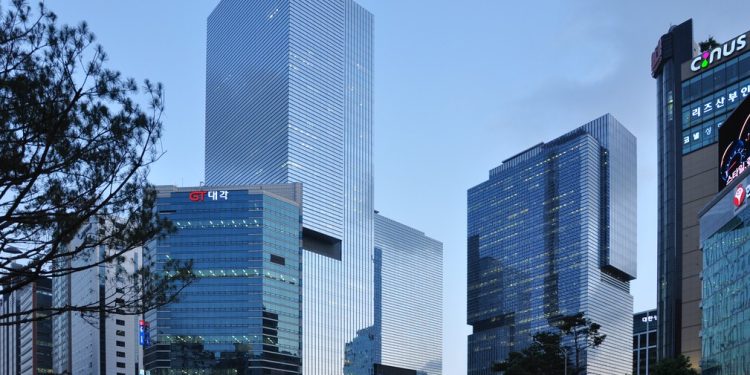 台股韓股兩頭賺！三星證券 Q4 獲利超預期 14% 韓投證急調目標價至 11 萬韓元