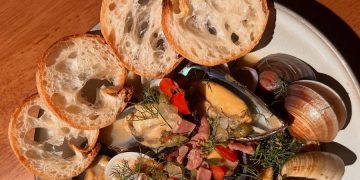 南投竹山餐酒館日常風景：一間小店的餐桌與時光記憶