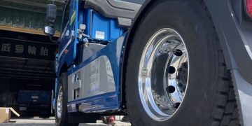 台中梧棲輪胎行專攻大車維修 貨車輪胎更換有保障