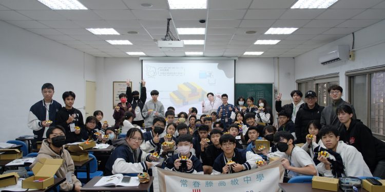 常春藤高中赴陽交大參與工程師挑戰營 時地參訪矽產業鏈 深化半導體素養