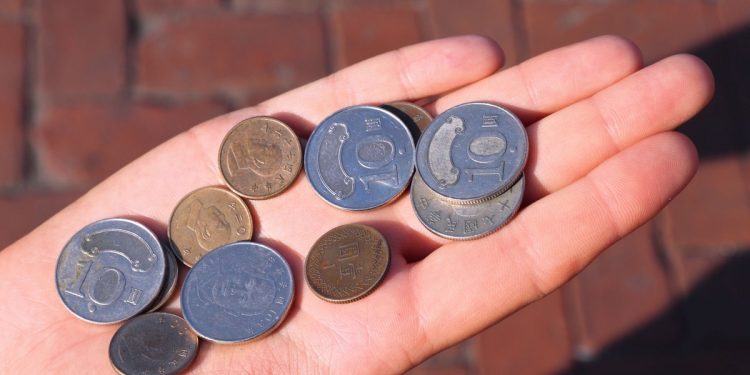 只有70元想買比薩！雲林爺手握硬幣「想獎勵考百分孫」 結局惹哭全網