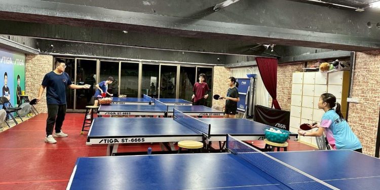 台北桌球教練推薦中山區桌球教室 打造成人兒童輕鬆學打桌球環境