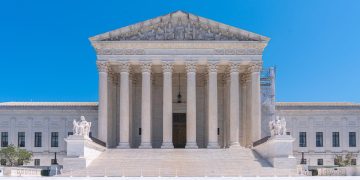 最高法院裁決掀幣市狂潮 比特幣強彈重回多頭軌道