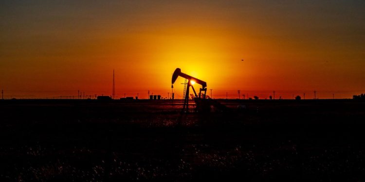 強勢就業壓降息預期 金油雙殺美股重挫