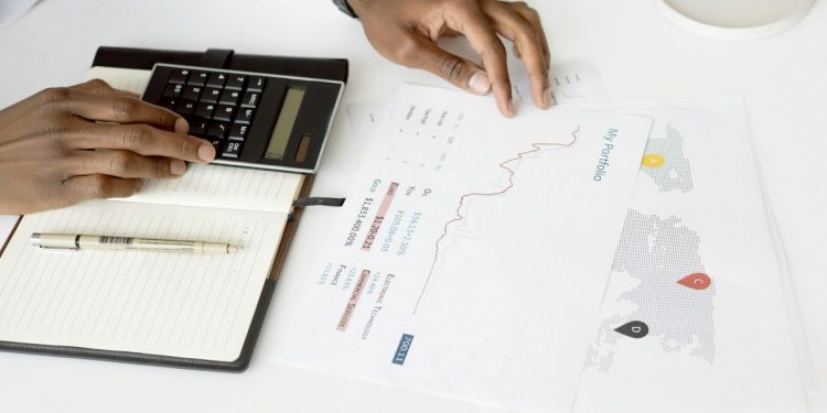 八大行庫改重押009816！賣光老牌0056、0050…單日掃貨破1.4萬張奪冠