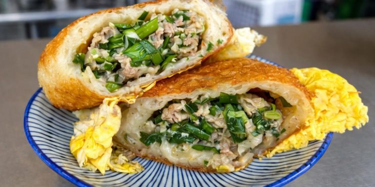 金華街的古早味手工餡餅店 每日現點現煎的楊梅銅板美食