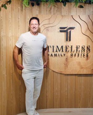 賓士全球設計總監首度訪台 造訪天時國際 探討高資產退休規劃