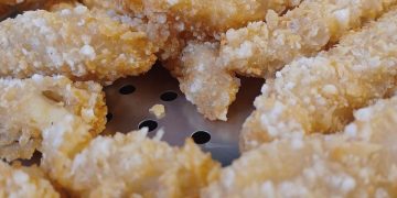 宜蘭市新民路人氣炸物 銅板價職人炸雞 獨門漢方醃料香氣太誘人