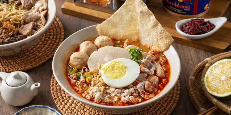 三蘆泰式船麵餐廳 來自泰國太太的家鄉味 一碗船麵看見街頭原味