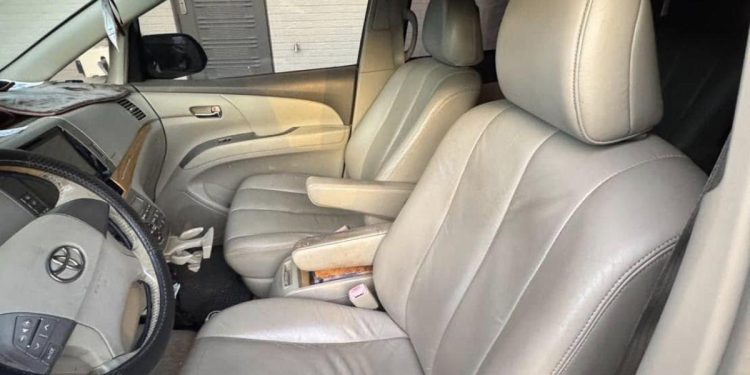 台南安南區老車內裝修復 專精天棚掉落與環保噴漆 車友口碑推薦