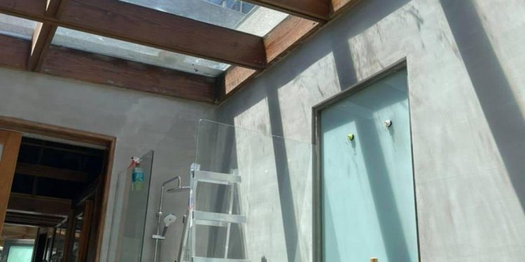 台北大樓隔熱紙 玻璃貼膜阻絕紫外線 免拉窗簾坐擁落地窗景