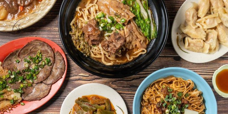 台南北區在地牛肉麵：傳承13年蔬果湯頭 好市多旁的在地美食