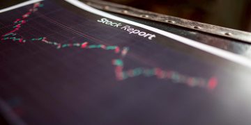 從被質疑到封神 009816費用率大跳水僅剩0.01％ 一口氣超車0050、006208