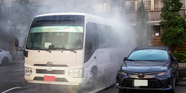 電動車起火怎麼辦？底盤撒水 水幕牆亮相2026防火防災展