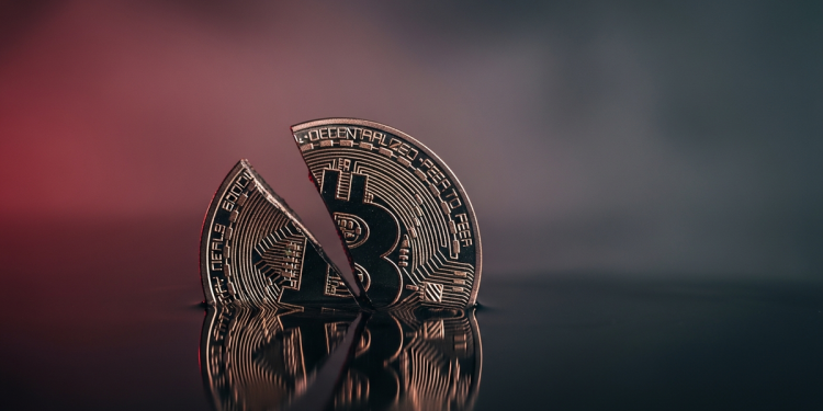 美伊情勢升溫衝擊加密市場 比特幣跌破 7.7 萬美元