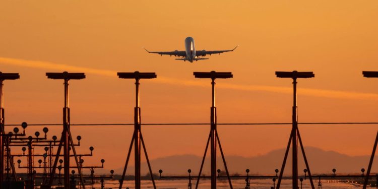 油價飆升侵蝕獲利 航空股EPS恐遭壓縮近1元