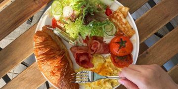 苗栗小巨蛋旁咖啡廳  道地澳式早午餐與手作肉桂捲 異國情調滿滿