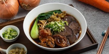 桃園南崁牛肉麵 細工慢熬花椒牛肉麵 日常經典美食再創新
