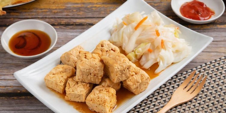 中壢蚵仔煎 焦脆外皮結合花枝、鮮蝦、干貝打造多層次風味