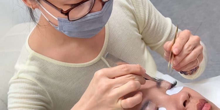 做完就能洗臉? 光固美睫縮短等待時間、日常更省時