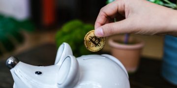 小資複利神器！00407A「主動疊加」機制 看懂資產翻三倍的秘密