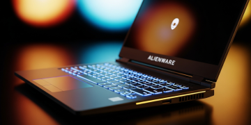 戴爾發表更平價Alienware 15電競筆電 搭載RTX 5060 GPU