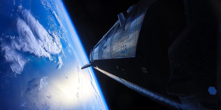 美國航空導入星鏈機上網路!SpaceX與特斯拉合併傳聞再起