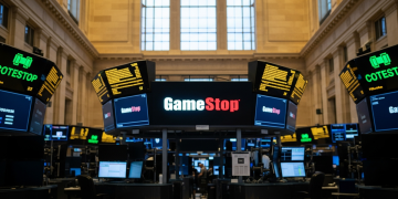 GameStop第一季淨利創紀錄並獲20億美元回購授權 股價昨日飆漲