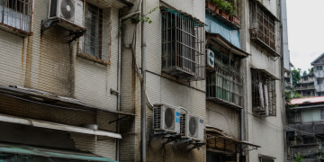 老公寓冷氣一直漏冷媒太崩潰! 網友熱議:老屋族換機先看這點
