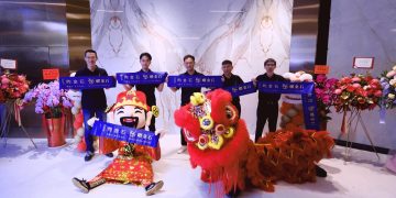 昀金石×曜金石台南大板磚旗艦店開幕 沈浸式展間吸睛亮相
