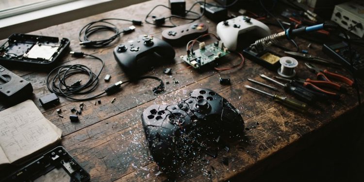 Xbox分拆後 Double Fine裁員三分之一 創辦人：為生存