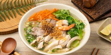 新莊越南河粉 牛肉河粉、雞腿飯與春捲選擇多元