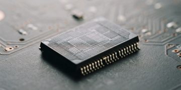 中國長江儲存SSD獲聯想採用 首度切入全球PC供應鏈