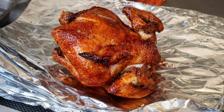 苗栗招牌桶仔雞：皮脆肉嫩一雞一湯 在地人推薦的豐年路美食