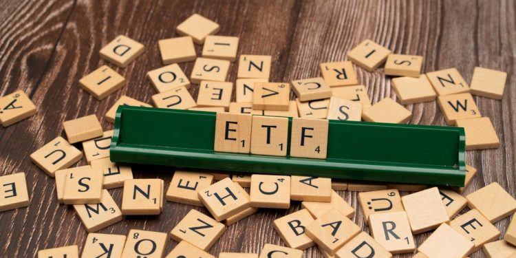不配息ETF績效為何勝出?投資部落客籌碼小哥葛拆解009816三大機制:複利效應與獲利篩選是主力