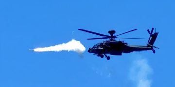 影／陸軍航特部神鷹操演 地獄火、刺針飛彈火力全開