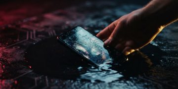 AI晶片搶貨潮推升成本 智慧手機恐告別平價時代