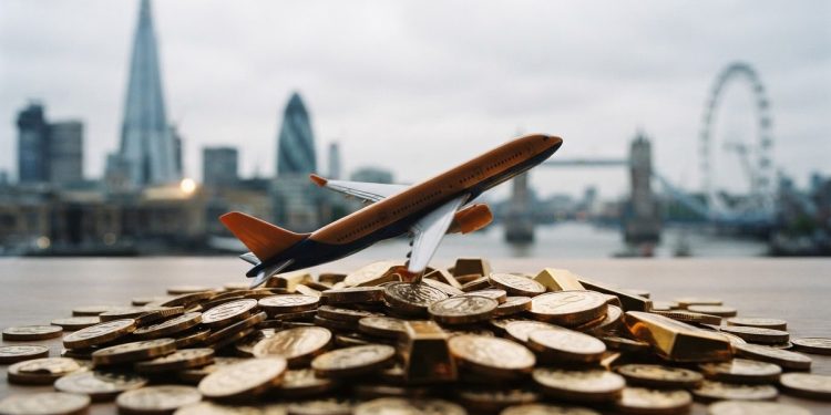 易捷航空原則同意美投資者 52 億英鎊收購要約