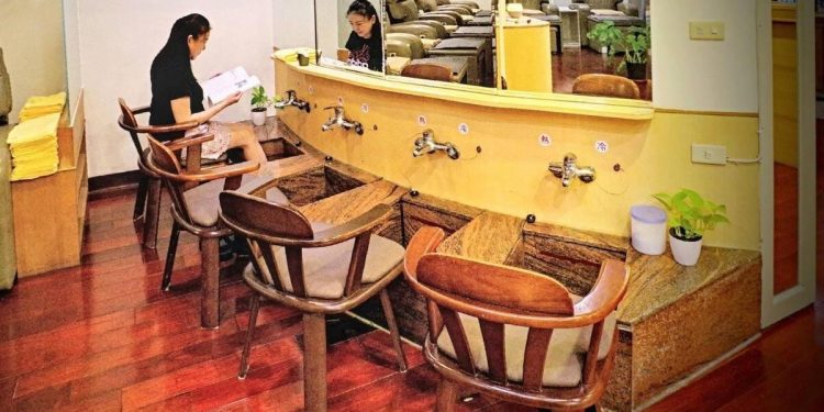 下班族舒壓怎麼安排 大安區足體養生館整合腳底、肩頸與油推服務