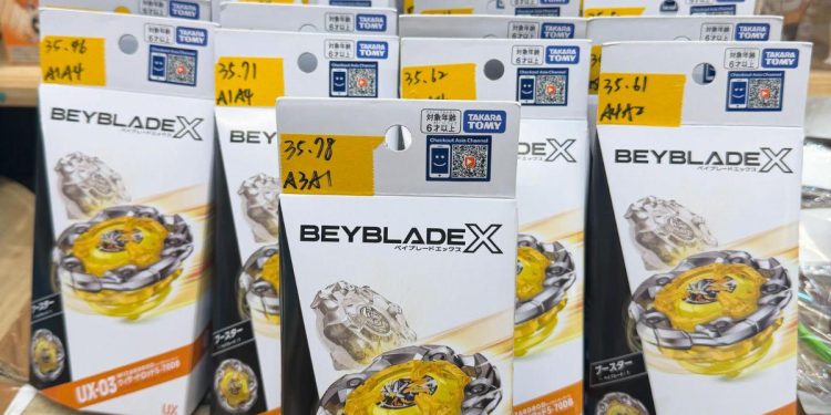 戰鬥陀螺文藝復興席捲高雄 三民區玩具店帶玩家入門熱血對戰 感受收藏、交流樂趣