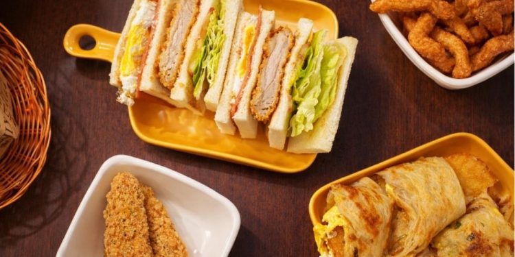 元智學生美食  一口熱壓吐司、一碗滷肉飯的巷弄早晨