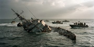 伊朗強勢反擊美軍艦被迫撤離 美中央司令部證實遇襲