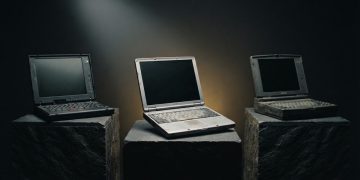 筆電市場劇變：索尼、IBM、東芝告別PC舞台的品牌轉型之路
