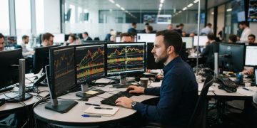 盈透證券八月數據喜憂參半 股價盤中挫近6%