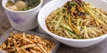 屏東崁頂隱藏美食：22年在地老店職人涼麵 天然嚼勁紅遍在地