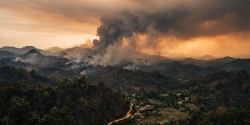 印尼火山野火夾擊 東南亞空污達危險等級
