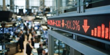雲端軟體面臨市場挑戰 Sprinklr、Fastly 股價挫逾 3%