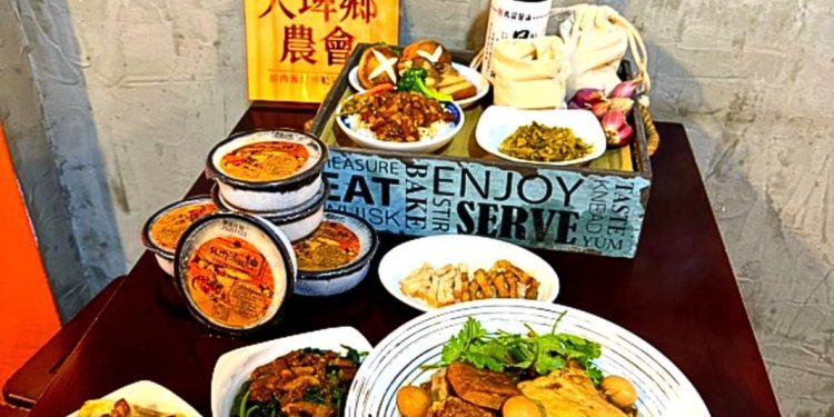 雲林必吃人氣魯肉飯！膠質黏嘴不膩口 搭爆香豬油拌飯老饕最愛