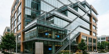 Sabra Health Care REIT 股價回調13% 高齡住宅策略能否助其重估價值？